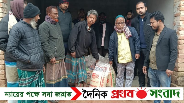 শ্রীবরদীতে বড়দিন উপলক্ষে গীর্জায় চাল বিতরণ