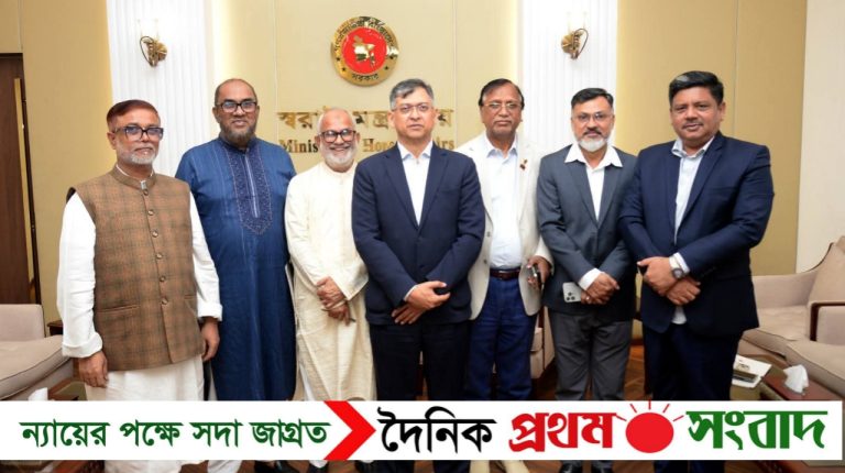 স্বরাষ্ট্রমন্ত্রীর সঙ্গে নবনিযুক্ত ছয় সিটি প্রশাসকের সৌজন্য সাক্ষাৎ
